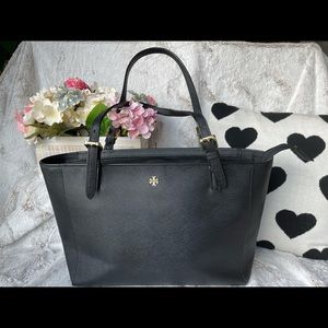 S O L D Pre love Tory Burch black shoulder bag